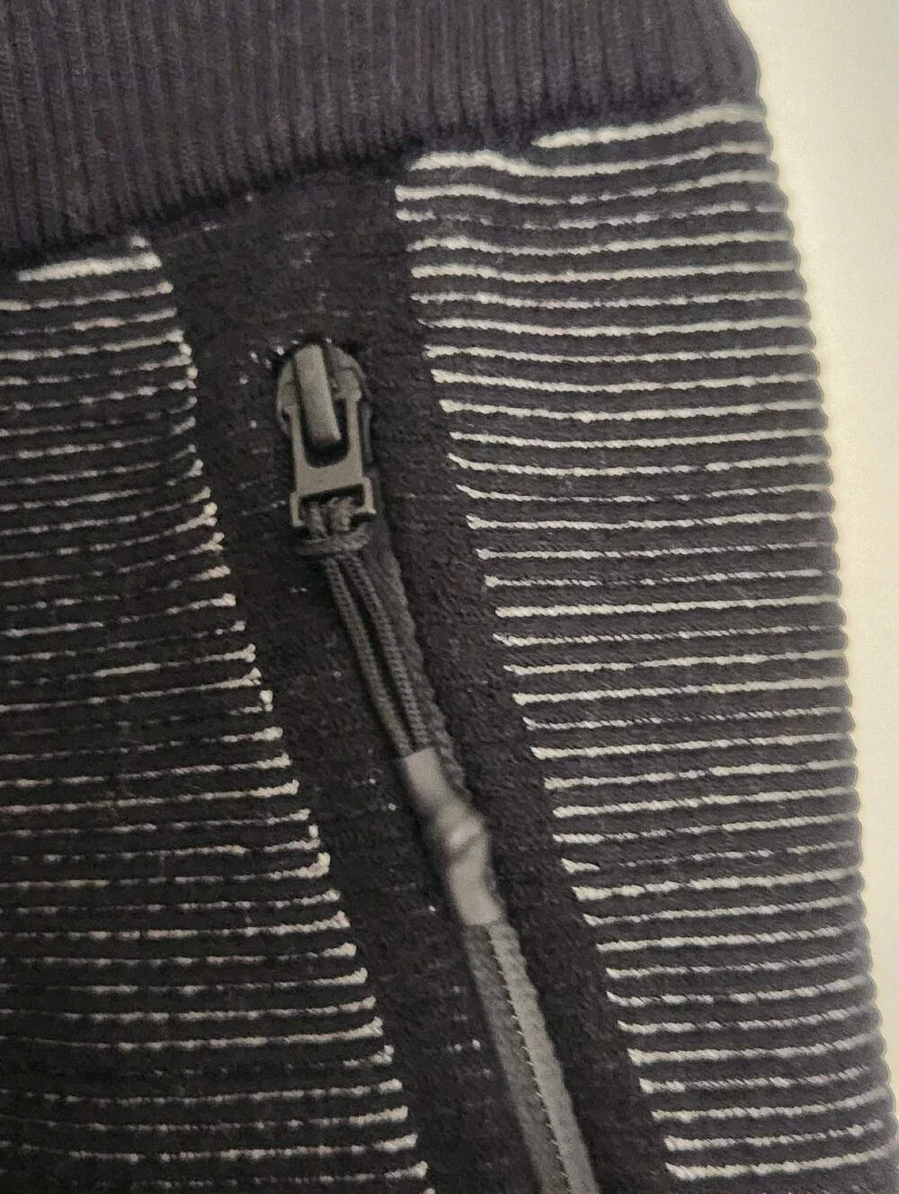 Adidas Men’s ZNE Pulse Knit Pants Jogger Bottoms - Size M Black/Gray